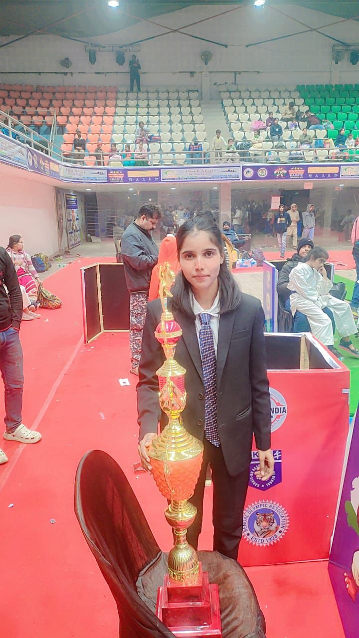 पश्चिम बंगाल में गूंजा छत्तीसगढ़ का नाम: अंतरराष्ट्रीय कराटे चैंपियनशिप में बेटियों ने रचा इतिहास, दोहरे स्वर्ण पदक के साथ राज्य को मिला प्रथम स्थान