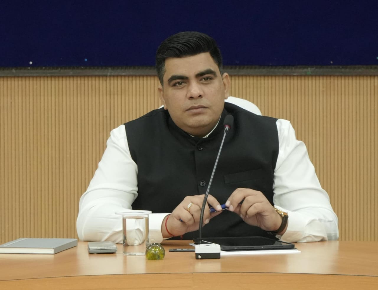 धान खरीदी के शेष दिवसों में प्रभावी कार्ययोजना से करें खरीदी : कलेक्टर कुणाल दुदावत