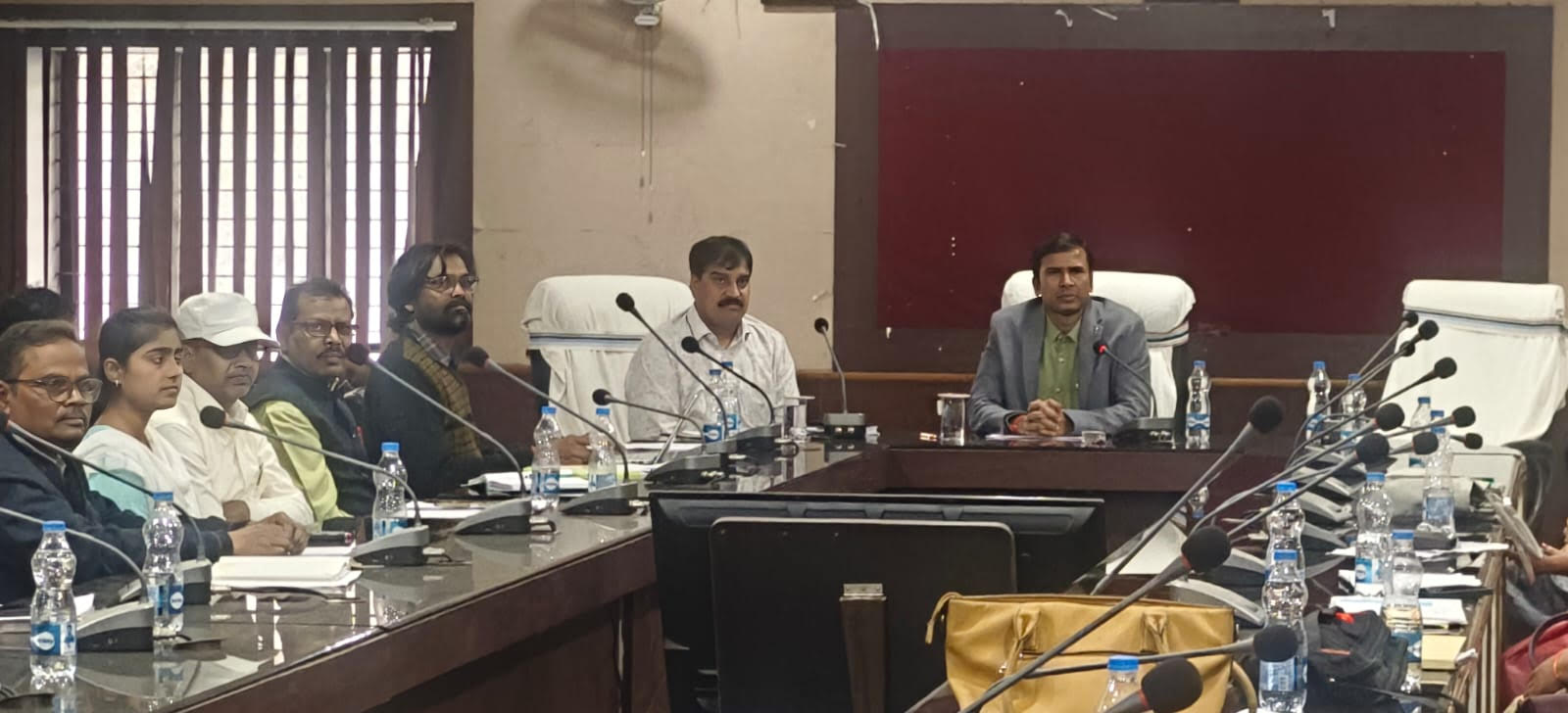 प्री-बोर्ड परीक्षा परिणामों की समीक्षा बैठक संपन्न, बेहतर परीक्षा परिणाम के लिए जिला पंचायत सीईओ ने दिए निर्देश