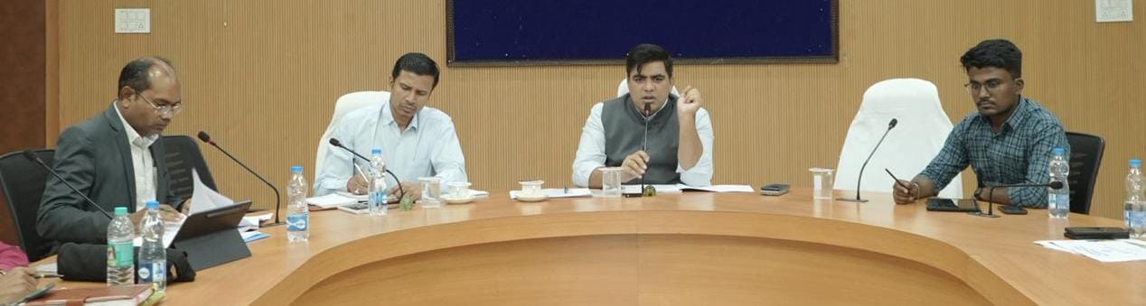 प्रधानमंत्री धन-धान्य कृषि योजना के प्रभावी क्रियान्वयन पर कलेक्टर कुणाल दुदावत ने ली विभागीय अधिकारियों की समीक्षा बैठक