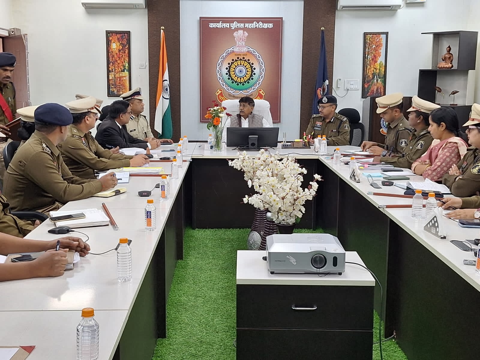 पुलिस महानिदेशक ने ली बिलासपुर जिले के पुलिस अधिकारियों की बैठक