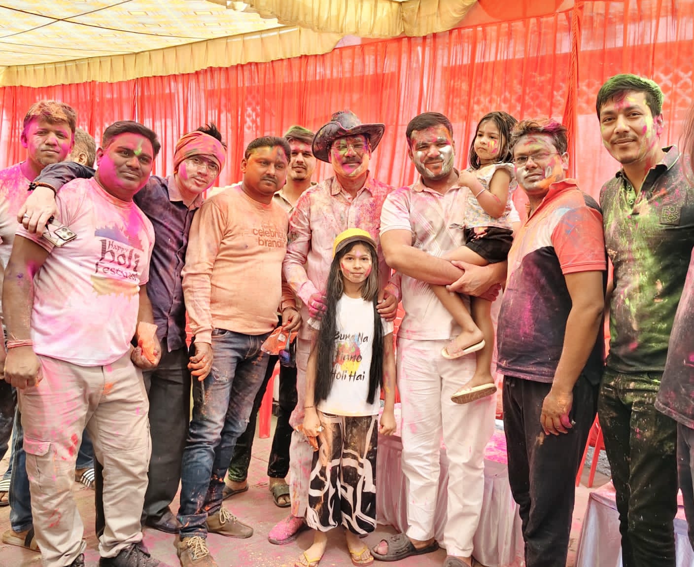 भाजपा जिलाध्यक्ष गोपाल मोदी के होली मिलन में जमकर उड़े गुलाल