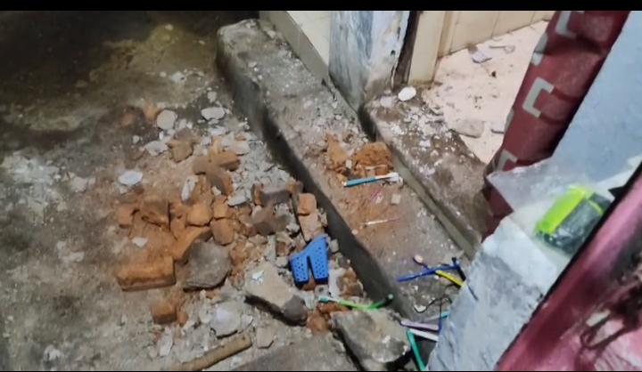 एसईसीएल कुसमुंडा विकास नगर कॉलोनी में छज्जा गिरा खदान कर्मियों का जीवन खतरे में, बाल बाल बचा परिवार