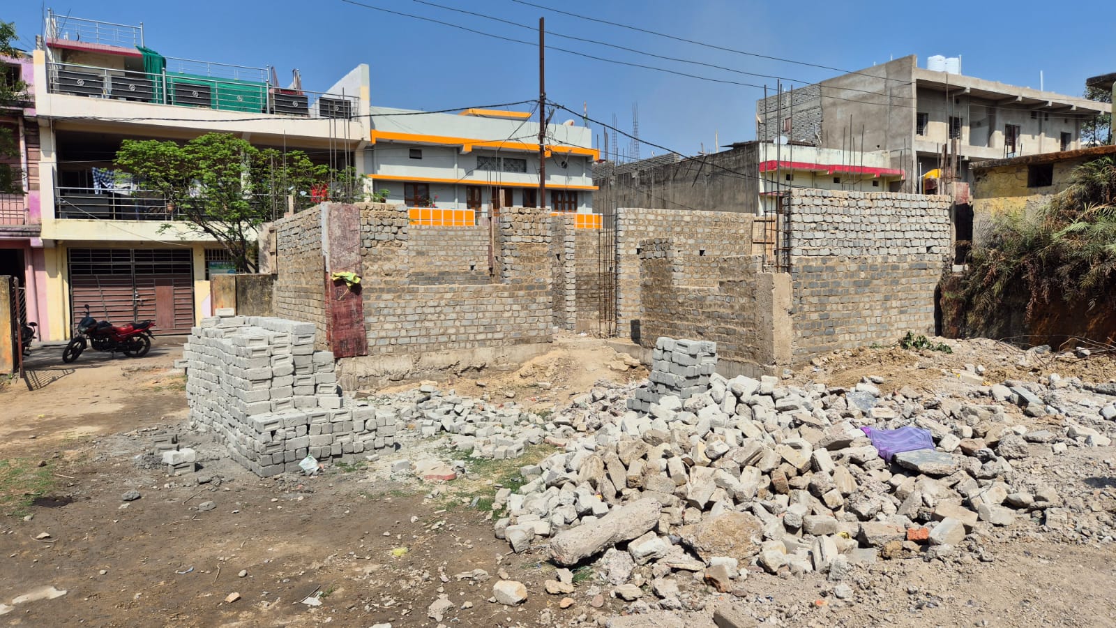 कोरबा में आंगनबाड़ी निर्माण बना ‘मौत का ढांचा’! घटिया मटेरियल से बच्चों की ज़िंदगी पर सीधा खतरा