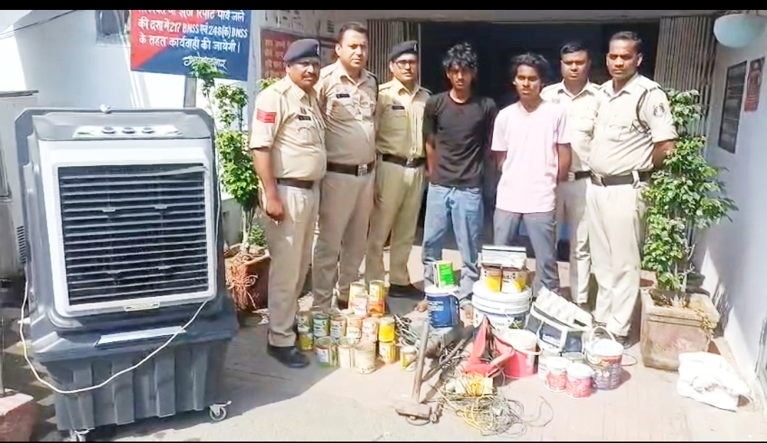 एशियन ट्रेडर्स में हुई चोरी,  के दो आरोपी गिरफ्तार